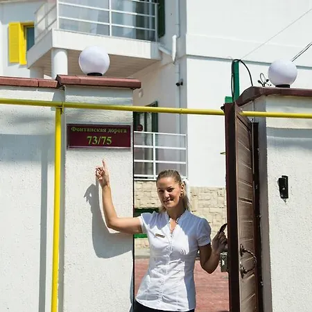 12 Months Mini 3* オデッサ