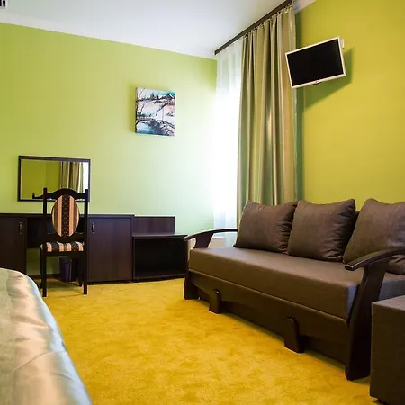 12 Months Mini 3* オデッサ