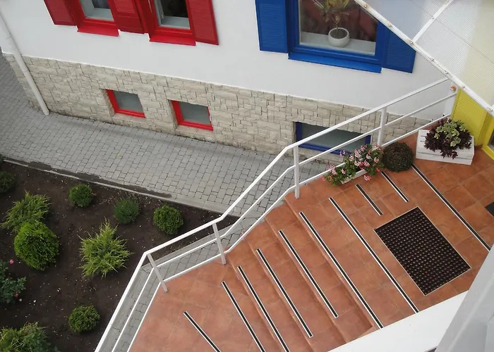 Hotel 12 Months Mini