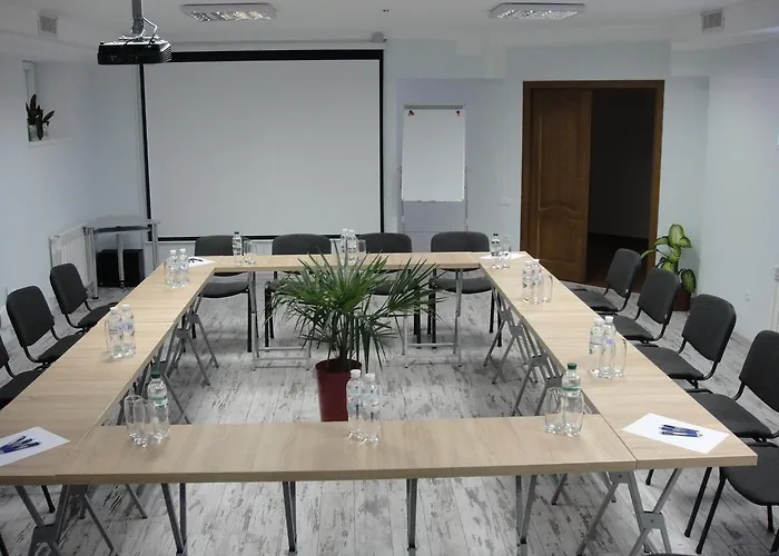 Hotel 12 Months Mini 3*