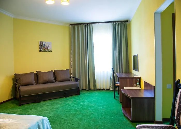12 Months Mini Hotel 3*