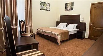 Hotel 12 Months Mini 3*