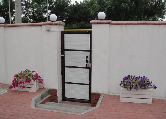 12 Months Mini Hotel 3*