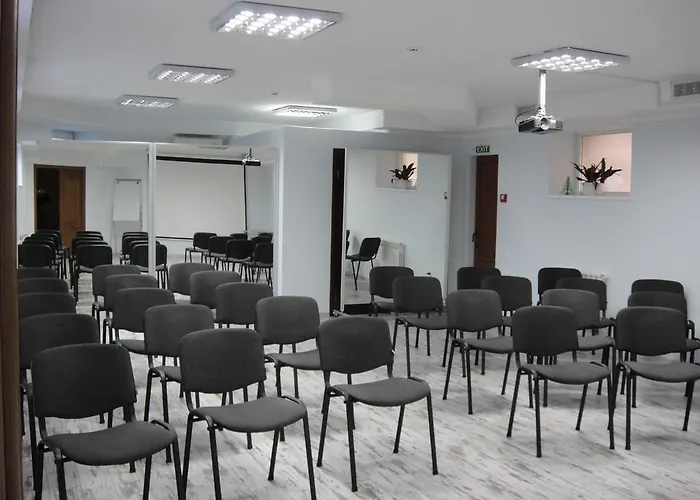 Hotel 12 Months Mini