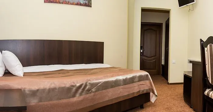 12 Months Mini 3* Odessa