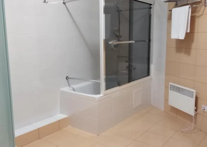 Hotel 12 Months Mini